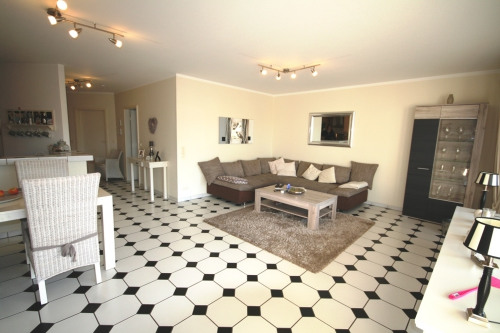 Wohn-Esszimmer Bild 1