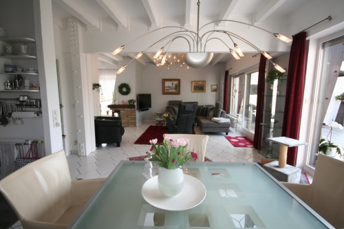 Wohn/- und Esszimmer Bild 1