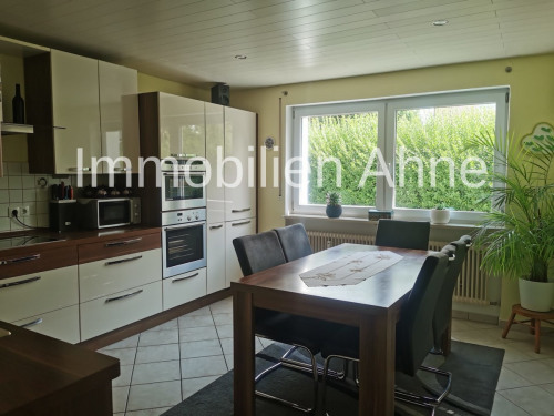 Küche mit Essbereich