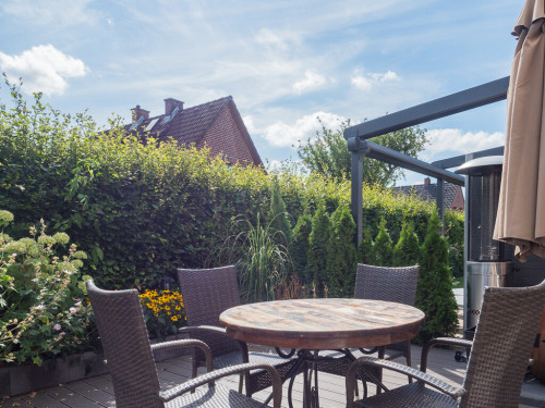 Titelbild mit Terrasse