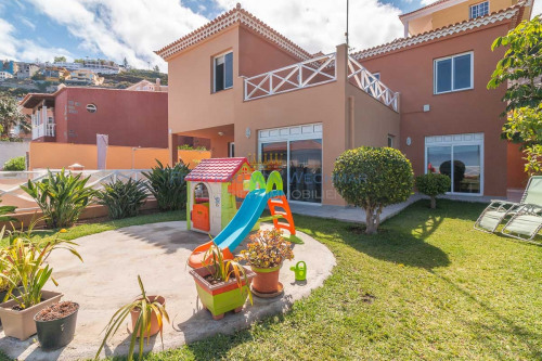 1160V_05_Jardín delantero