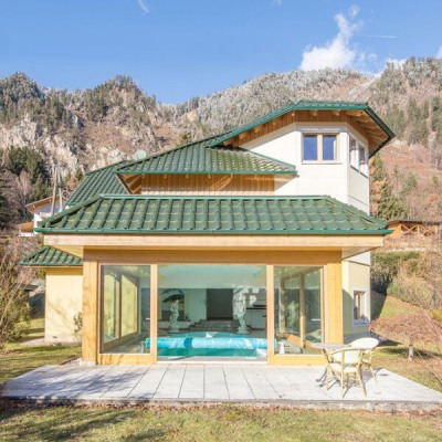 Poollandschaft_mit_Bergen