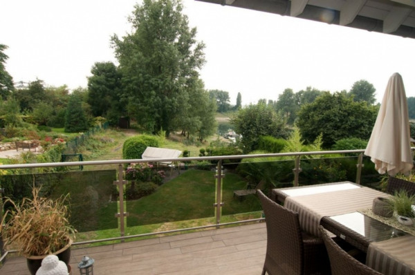 Ausblick auf den See.png