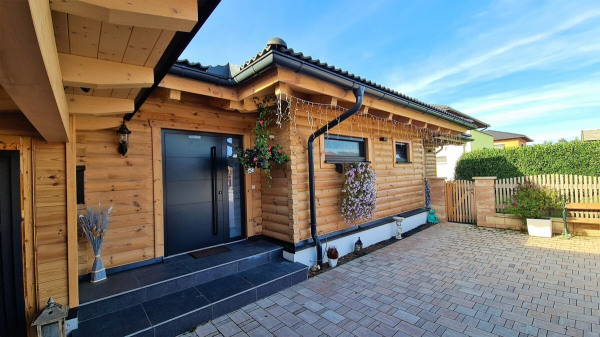 Außenansicht Eingangsbereich