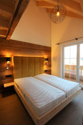 Schlafzimmer mit eigenen Badezimmer