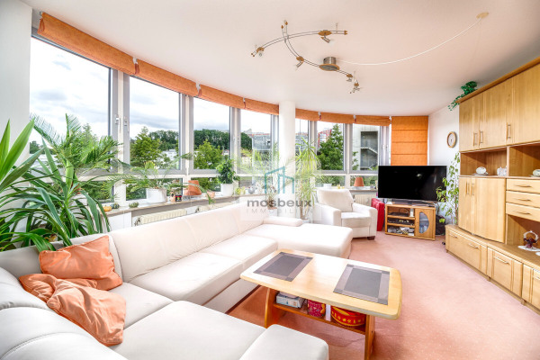 Wohnbereich inkl. Balkonzugang