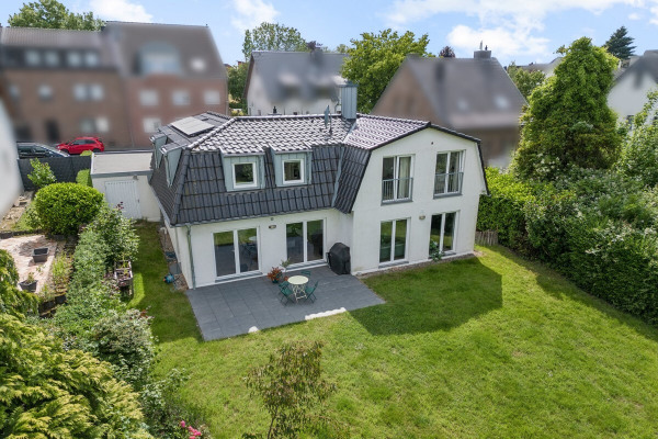 Grundstücks- und Hausansicht