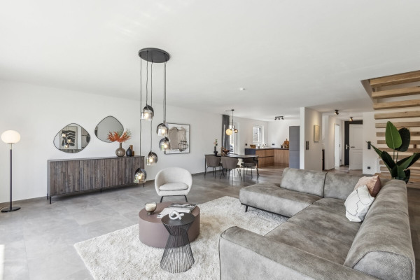 Wohnbereich mit Terrassen- und Gartenzugang