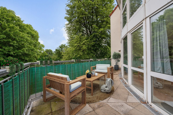 großzügiger Balkonbereich (Visualisierung)