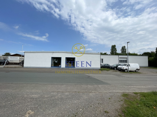 Große halle (rechts & neue Halle (links)