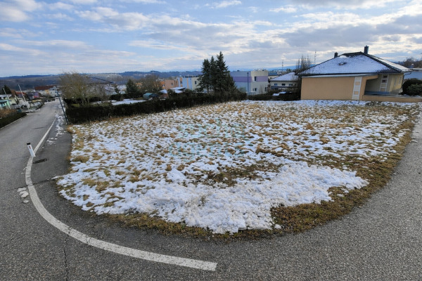 Grundstück