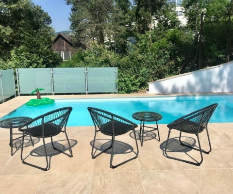 1661-kurz01_Poolterrasse