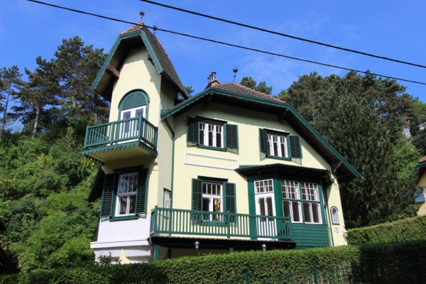 1120-kurzHausansicht