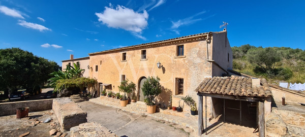 x-mallorca-arta-norden-bucht-von-alcudia-finca-landsitz-haus-ansicht