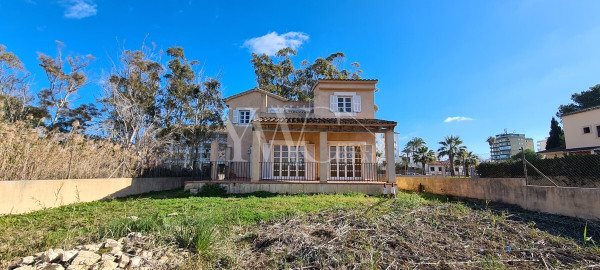 x-mallorca-playa-de-muro-norden-albufera-bucht-von-alcudia-balkone-terrasse-porche-villa-garten-2