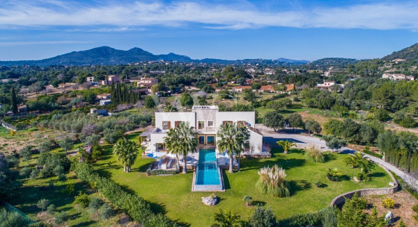 X-mallorca-villa-von-der-front