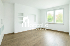 Schlafzimmer.b EG