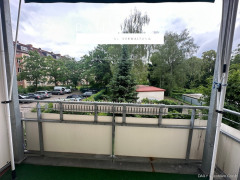 Blick auf Hof vom Balkon