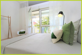 Schlafzimmer mit Blick ins Grüne