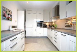 elegante, zeitlose Einbauküche