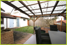 überdachter Sitzplatz