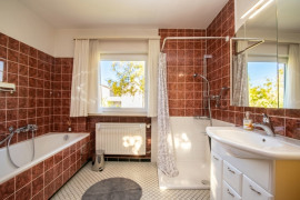 Badezimmer EG