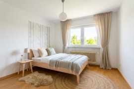 Schlafzimmer EG mit KI modernisiert