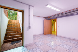 Keller mit Gartenaufgang