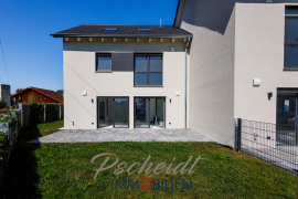 Südwest-Terrasse mit Garten