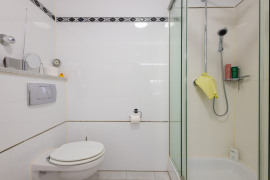 Whg 4 Bad mit Wanne, Dusche