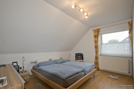 Schlafzimmer DG