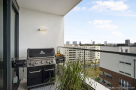 Balcony skyline side