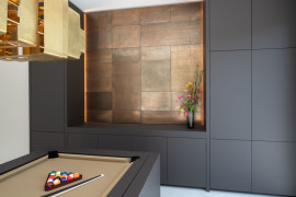 Einbauschrank & Billard Tisch im Wohnbereich