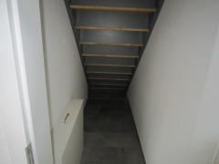 Abstellraum unter der Treppe