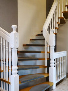 Treppe zum Dachgeschoss