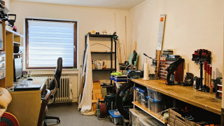 Das Arbeits- / Kinderzimmer bietet Platz zum Spielen und Lernen und Arbeiten