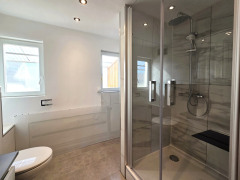 große Dusche und WM-Platz