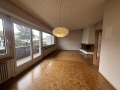 Wohnen_Essen mit Balkon