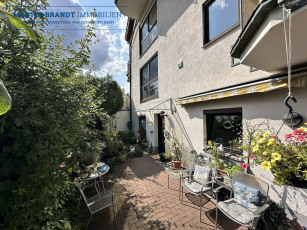 Terrasse zur Wohnung