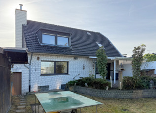 Ansicht Haus und Garten