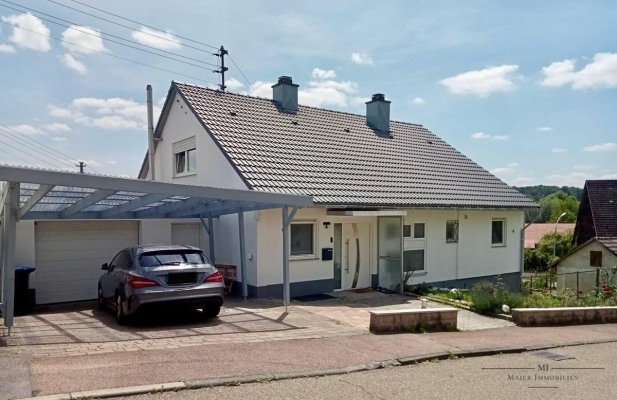 Straßenansicht des Hauses