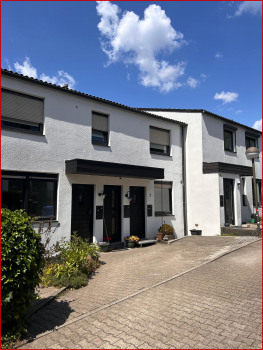 Hausfront & Stellplatz