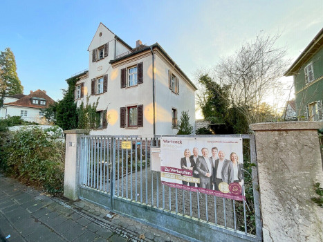 Grundstück mit Abrisshaus