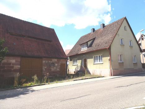 Wohnhaus mit Stallscheune