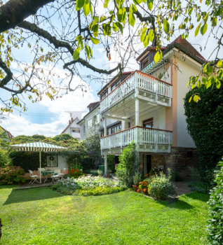 Blick in einen herrlich gepflegten Garten