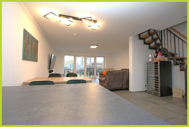 Neues WOHLFÜHLHAUS mit gemütlicher Terrasse, Garten, PKW-Stellplatz & Garage - Photo 2