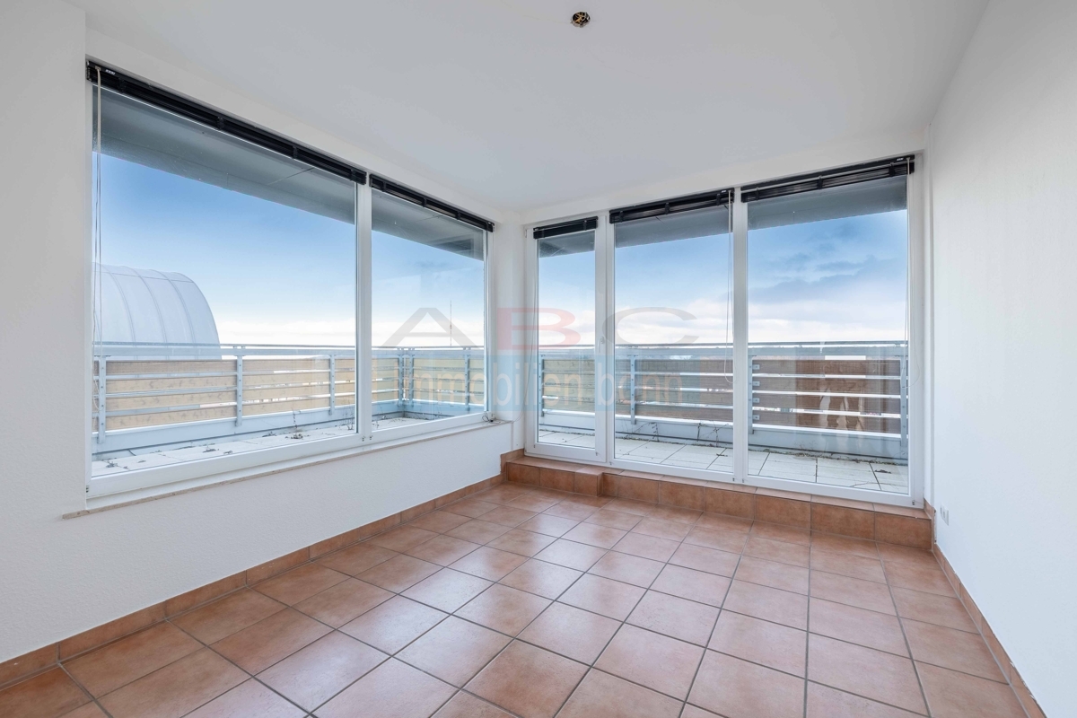 Sun-drenched penthouse with an exceptional 76 m² terrace in a quiet green area of Ippendorf - Foto 5