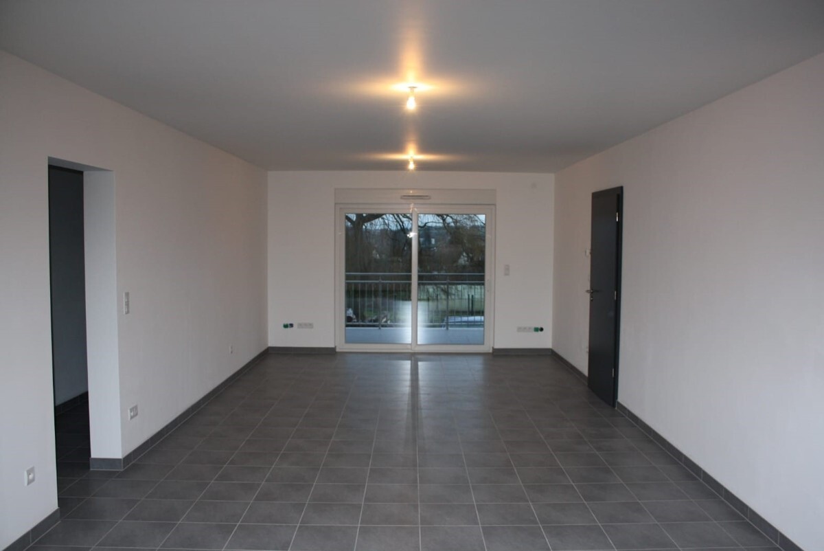 Schöne Etagenwohnung mit Balkon und Garage zu vermieten in Grosbliederstroff /Fr ... - Photo 2