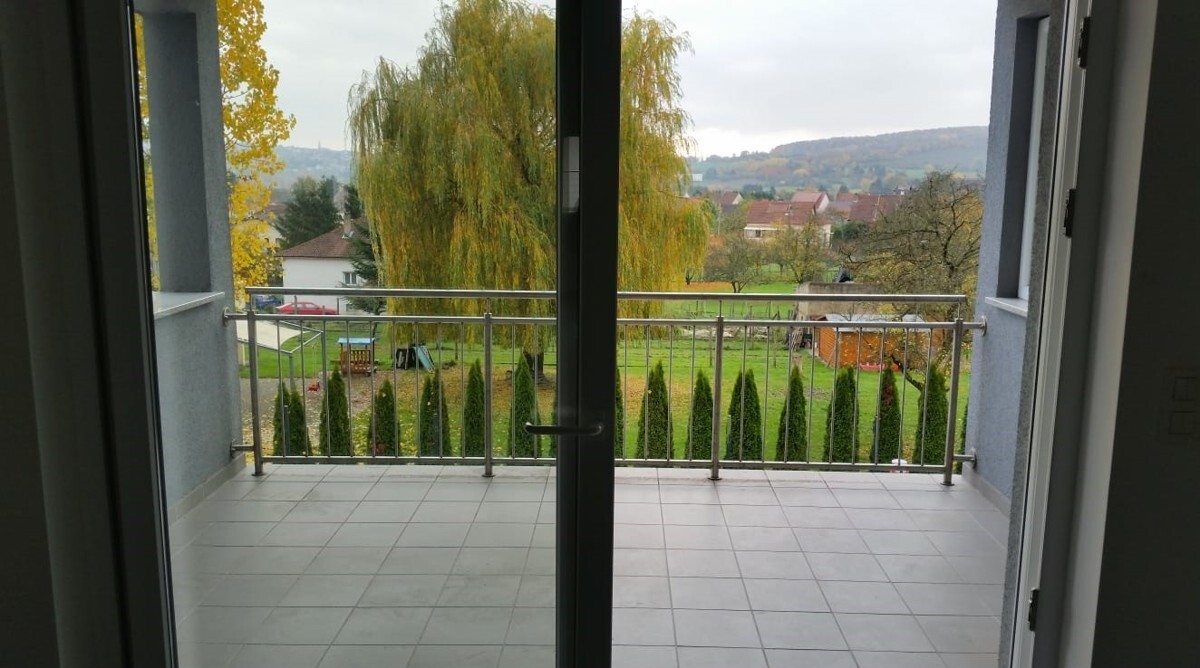 Schöne Etagenwohnung mit Balkon und Garage zu vermieten in Grosbliederstroff /Fr ... - Photo 4