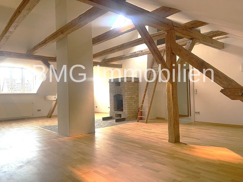 Dachgeschoss in historischem Ambiente - Photo 1